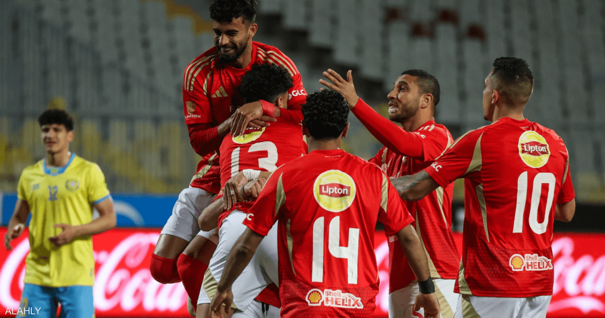 الأهلي يفوز على الإسماعيلي برباعية وينذر الزمالك “المتعادل”