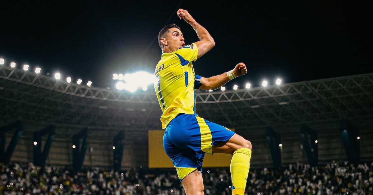 النصر السعودي يكرم وفادة الاستقلال الإيراني بثلاثية