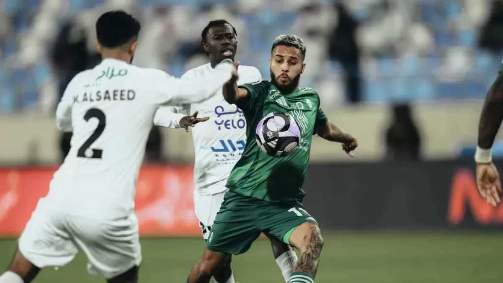 الهزيمة الصادمة للأهلي أمام الأخدود تثير التساؤلات حول مستقبل الفريق