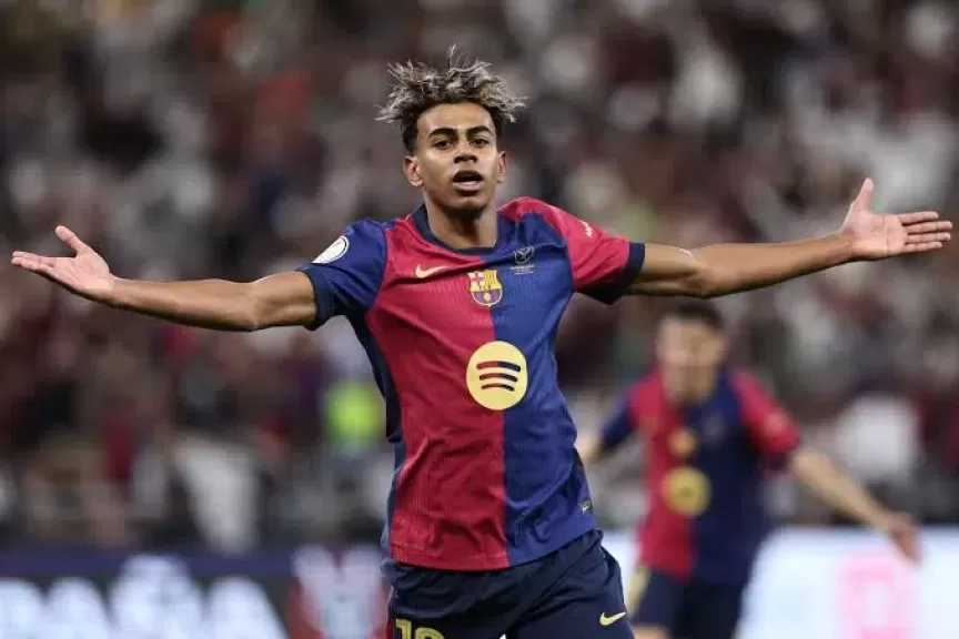 في ظل تواجد لافوينتي.. يامال يسجل رقم قياسي مع منتخب إسبانيا