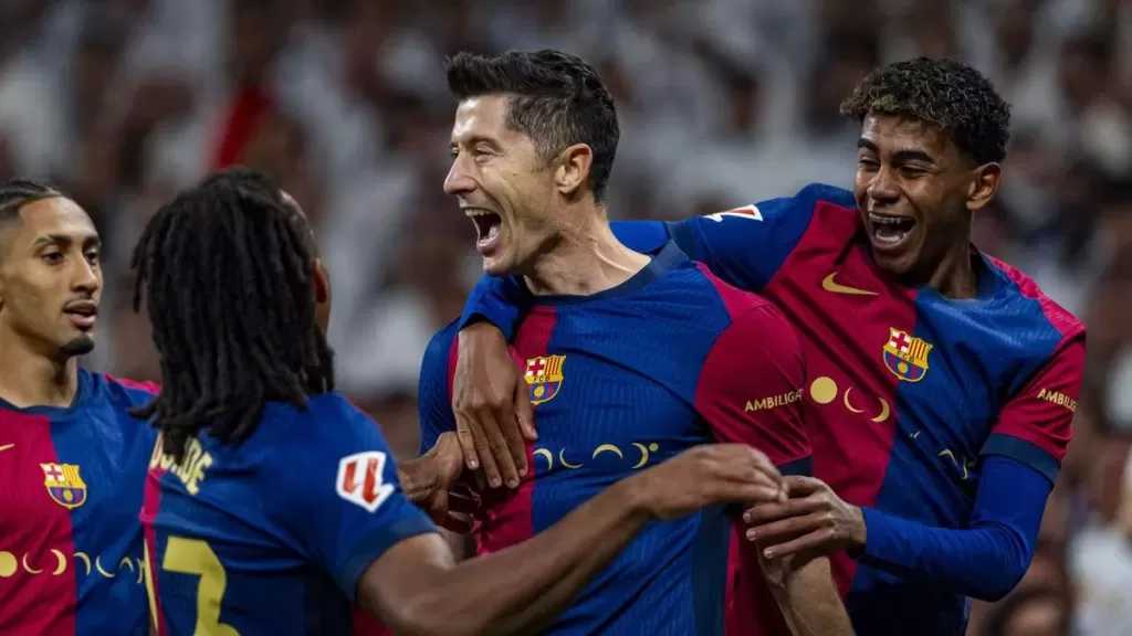 صراع الصدارة.. القنوات الناقلة لمباراة برشلونة وأوساسونا في الدوري الإسباني