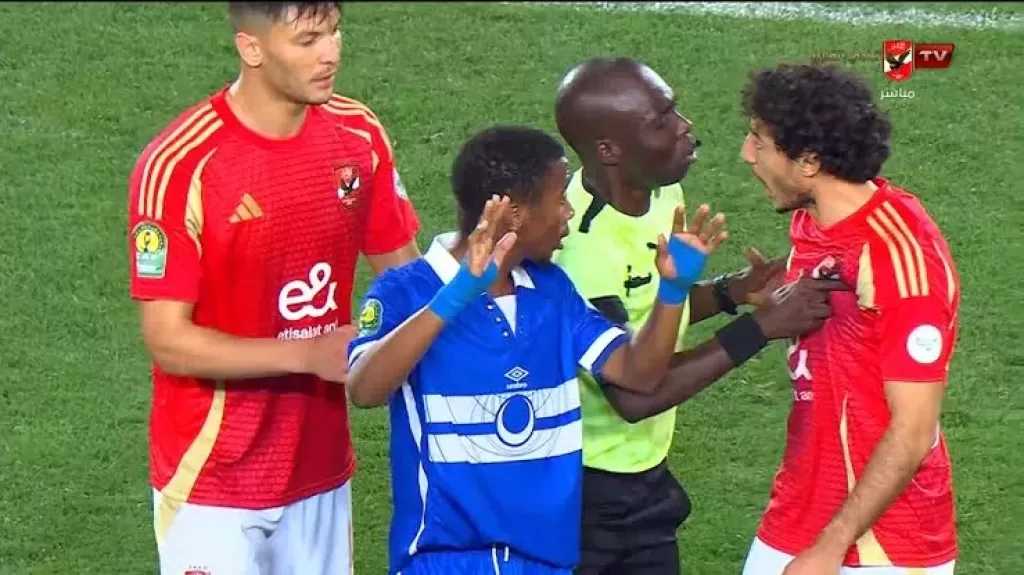 الأهلي يجهز شكوى ضد الحكم التشادي بعد دفع محمد هاني في دوري أبطال أفريقيا