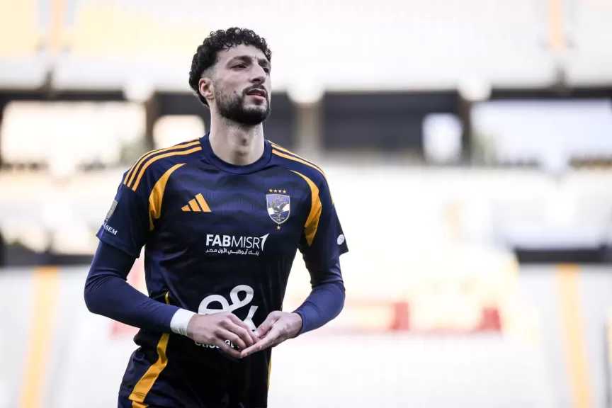 وسام أبوعلي يشارك في جزء من مران الأهلي